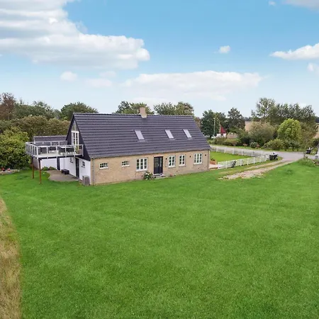 4 Bedroom Gorgeous In Samso Holiday home Ballen (Samso)